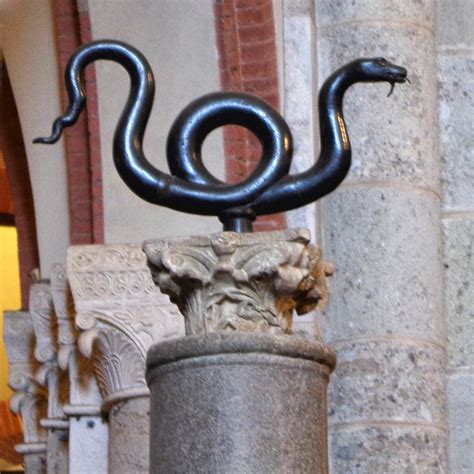 serpente di bronzo sant'ambrogio|the serpent cathedral and its altar.